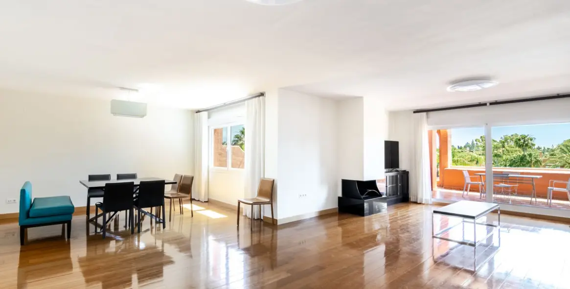 Продажа пентхауса в Guadalmina Baja 1