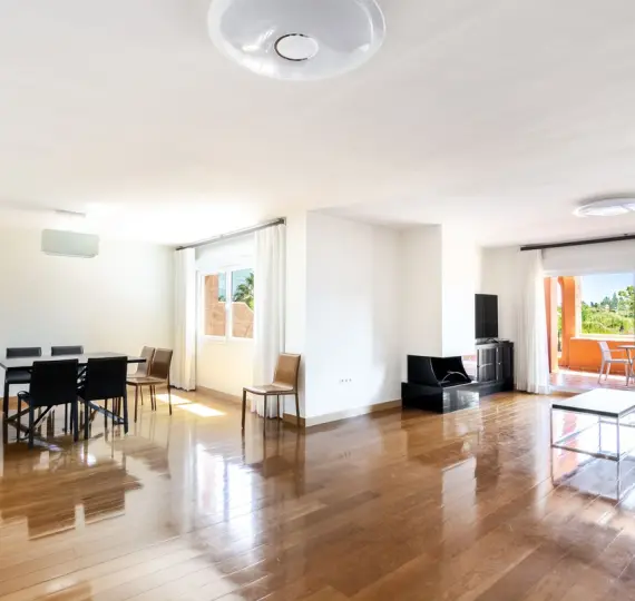 Venta de ático en Guadalmina Baja