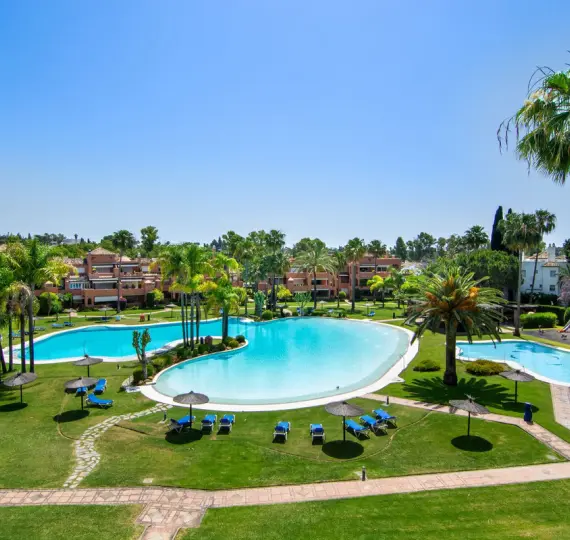 Venta de ático en Guadalmina Baja