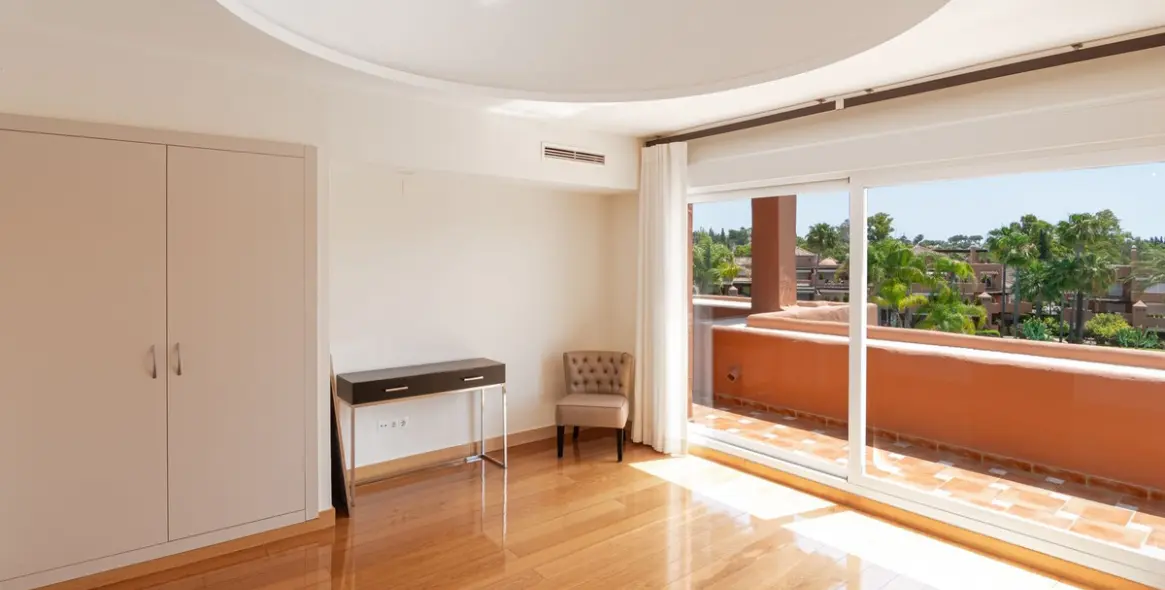 Продажа пентхауса в Guadalmina Baja 12