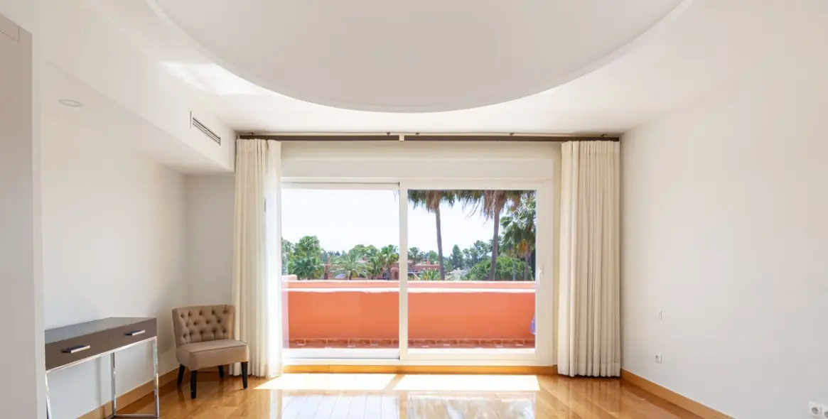 Продажа пентхауса в Guadalmina Baja 15