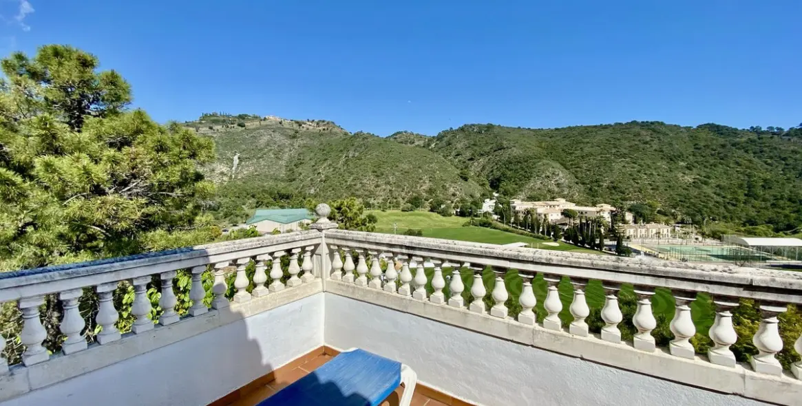 Продажа  отдельно стоящей виллы в Benahavís (район Benahavís) 4