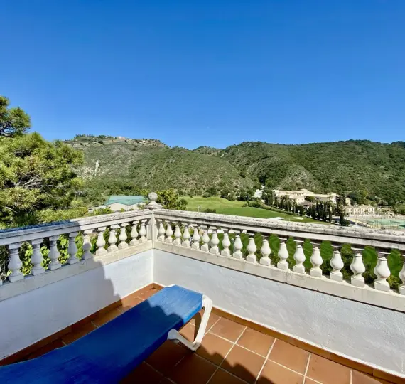 Oтдельно стоящая вилла R4677088