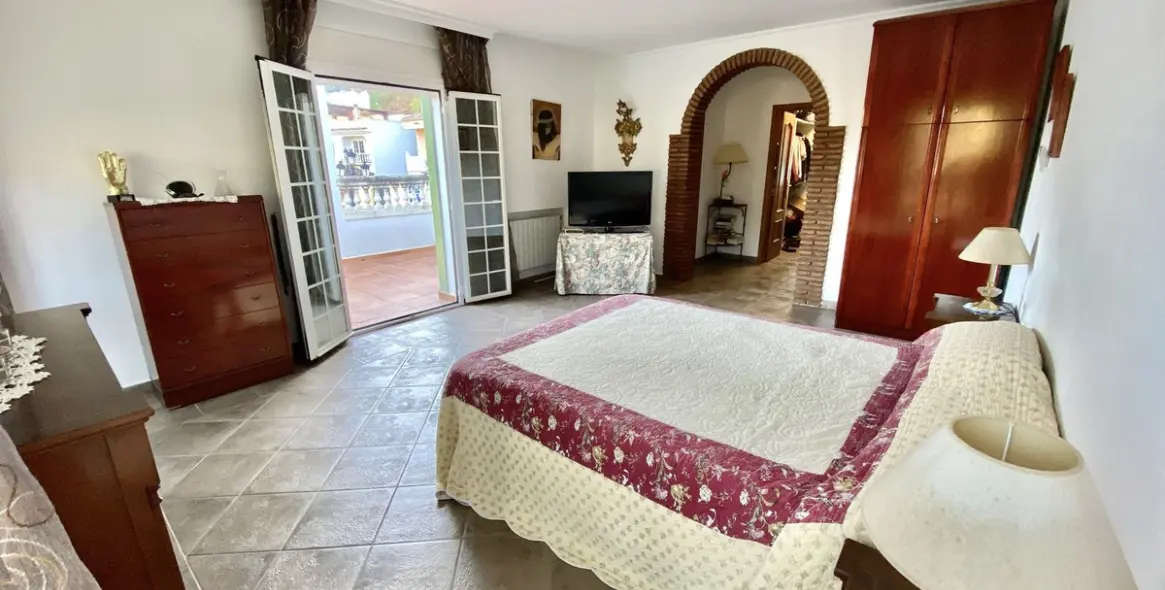 Продажа  отдельно стоящей виллы в Benahavís (район Benahavís) 5