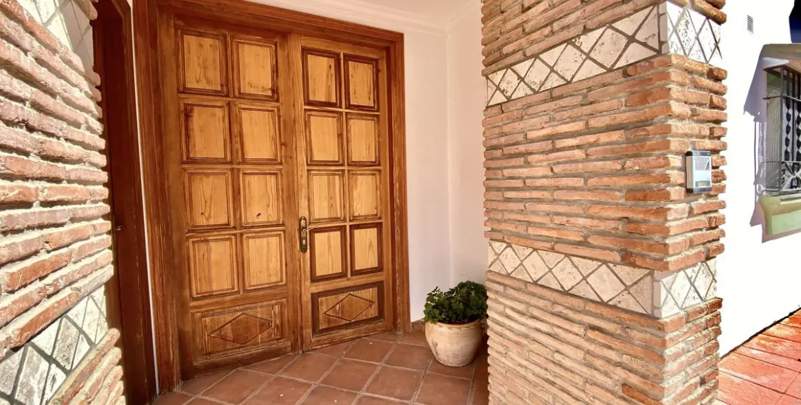 Продажа  отдельно стоящей виллы в Benahavís (район Benahavís) 6