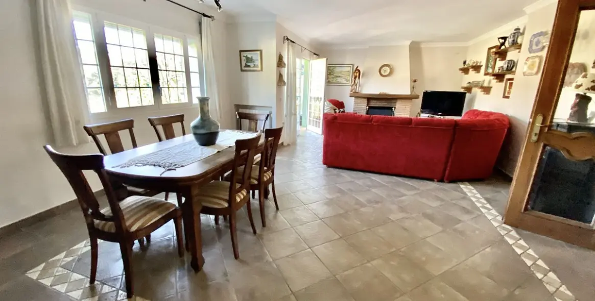 Продажа  отдельно стоящей виллы в Benahavís (район Benahavís) 8