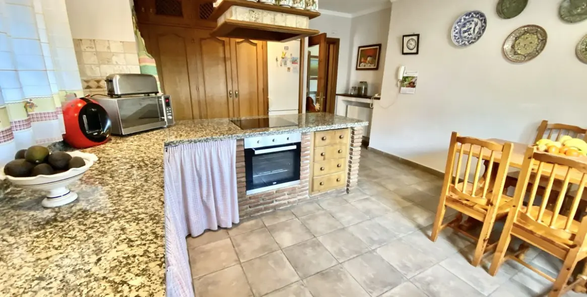 Продажа  отдельно стоящей виллы в Benahavís (район Benahavís) 9