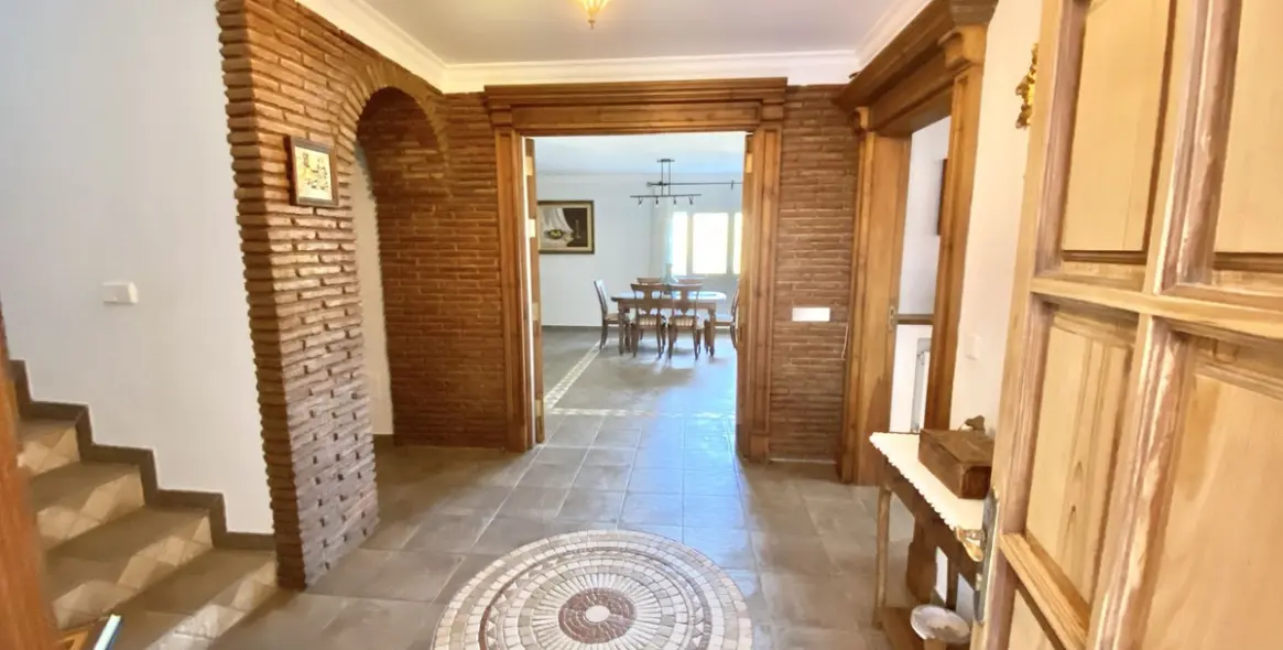 Продажа  отдельно стоящей виллы в Benahavís (район Benahavís) 16