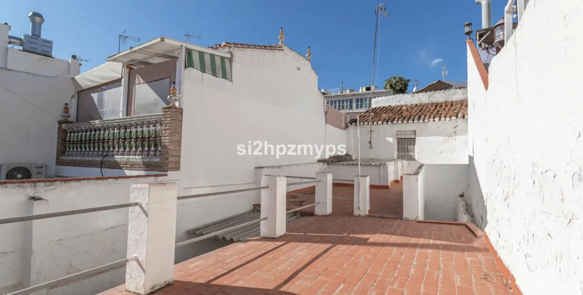 Sale of townhouse in Nerja 2