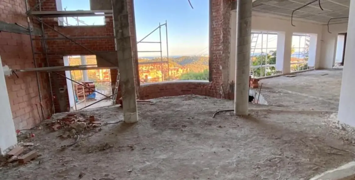 Venta de villa independiente en Las Chapas 11