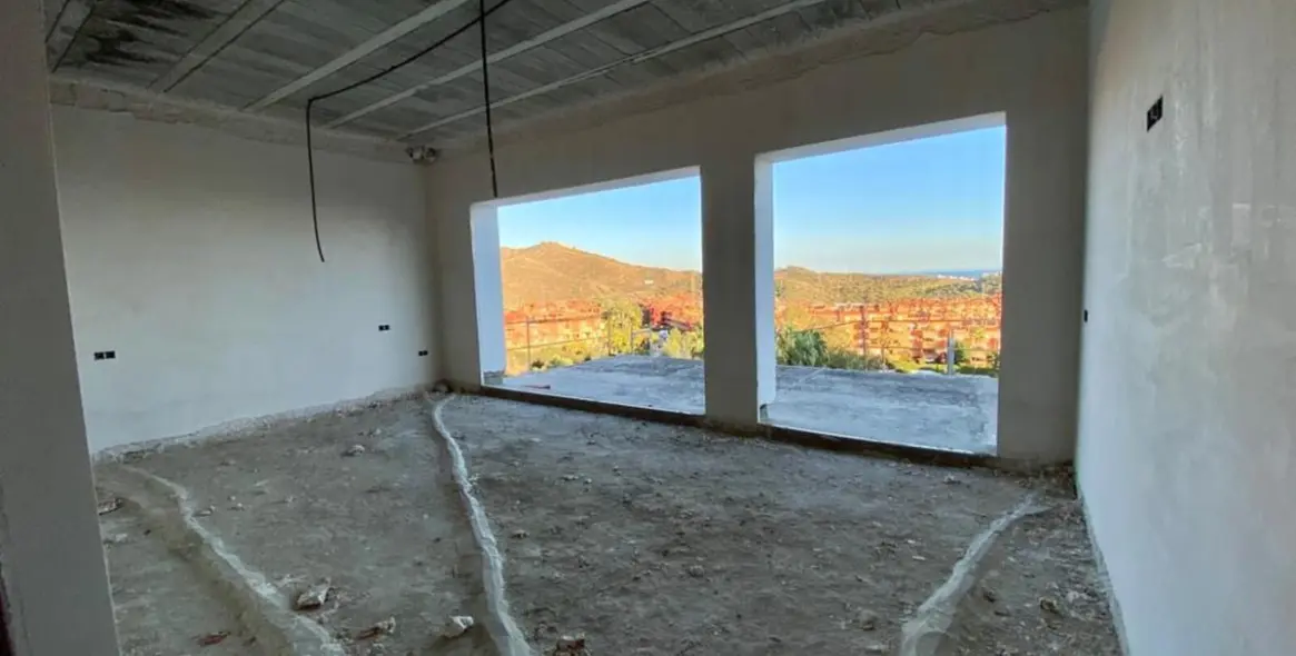 Venta de villa independiente en Las Chapas 18