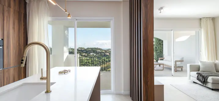 Alquiler a largo plazo de apartamento en planta media en Benahavís 0