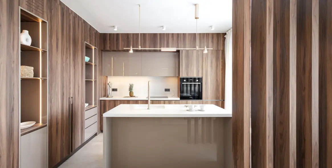 Sale of middle floor apartment in Benahavís 2