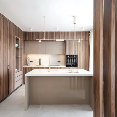 Alquiler a largo plazo de apartamento en planta media en Benahavís