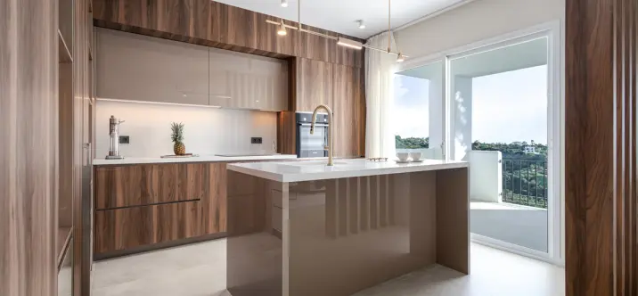 Alquiler a largo plazo de apartamento en planta media en Benahavís 2