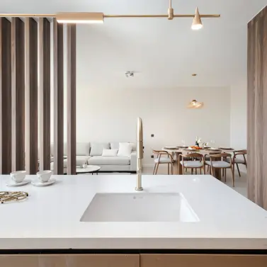 Alquiler a largo plazo de apartamento en planta media en Benahavís