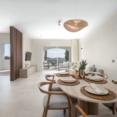 Alquiler a largo plazo de apartamento en planta media en Benahavís