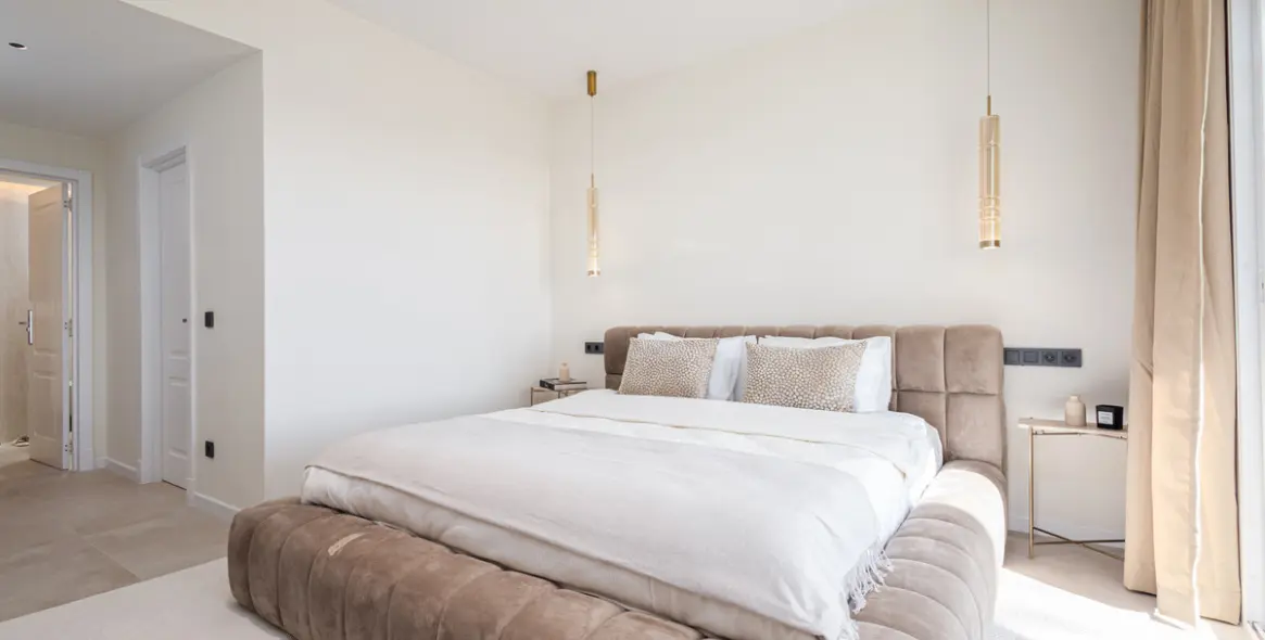 Sale of middle floor apartment in Benahavís 8