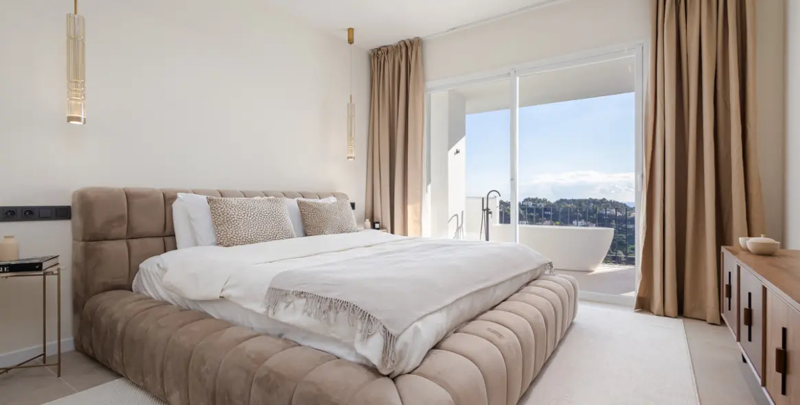 Sale of middle floor apartment in Benahavís 9