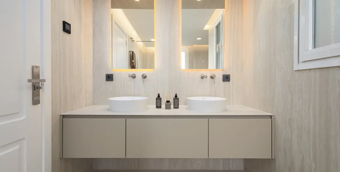 Sale of middle floor apartment in Benahavís 13