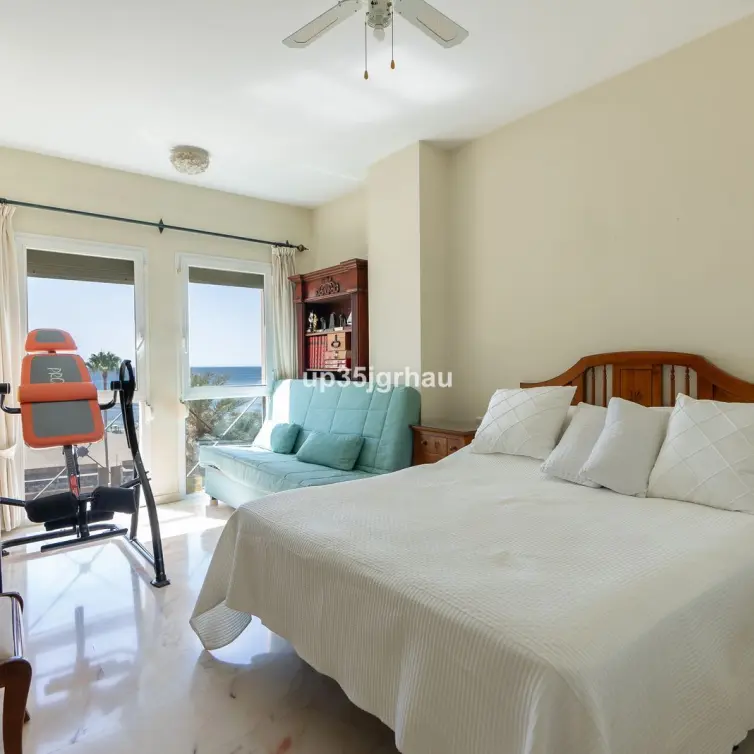 Продажа апартаментов на среднем этаже в Estepona