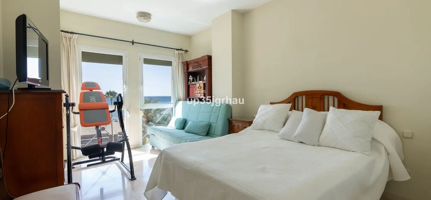 Продажа апартаментов на среднем этаже в Estepona 2