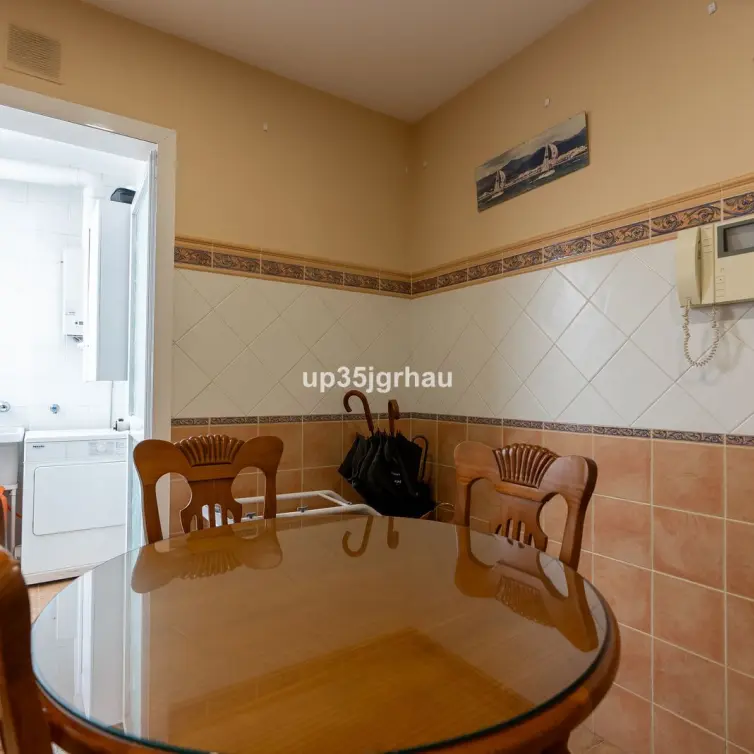 Продажа апартаментов на среднем этаже в Estepona