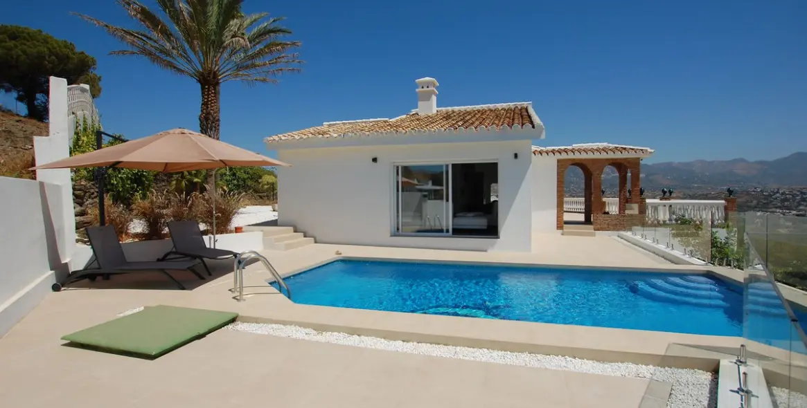 Продажа  отдельно стоящей виллы в Cerros del Aguila 2