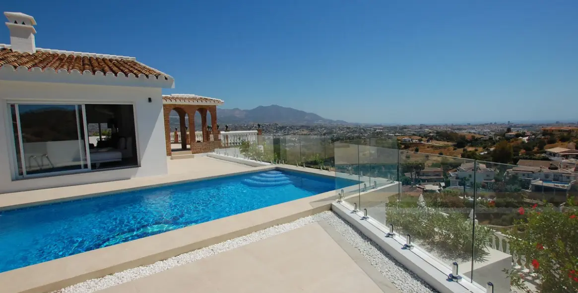 Продажа  отдельно стоящей виллы в Cerros del Aguila 3