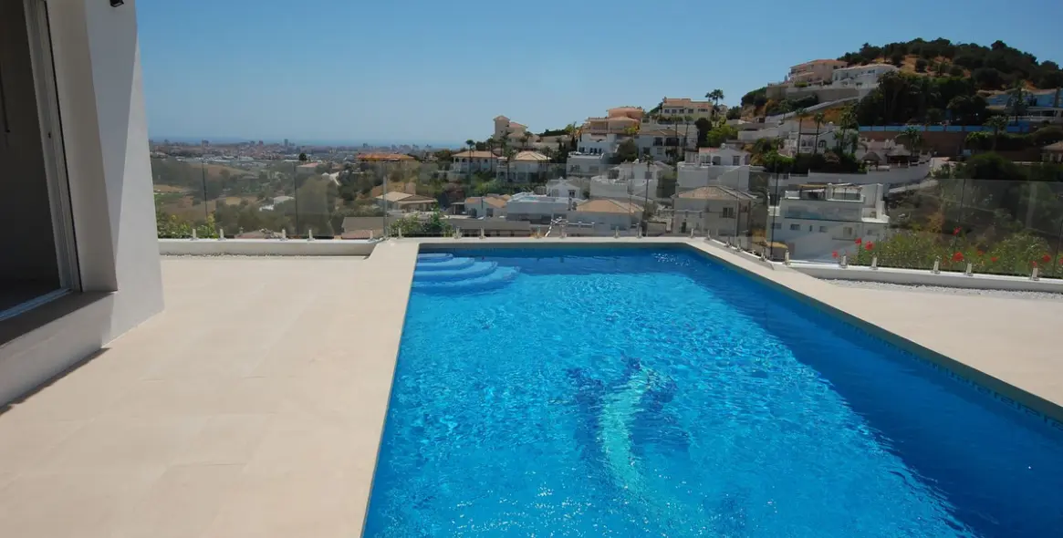 Продажа  отдельно стоящей виллы в Cerros del Aguila 6