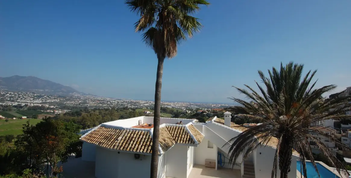 Продажа  отдельно стоящей виллы в Cerros del Aguila 11