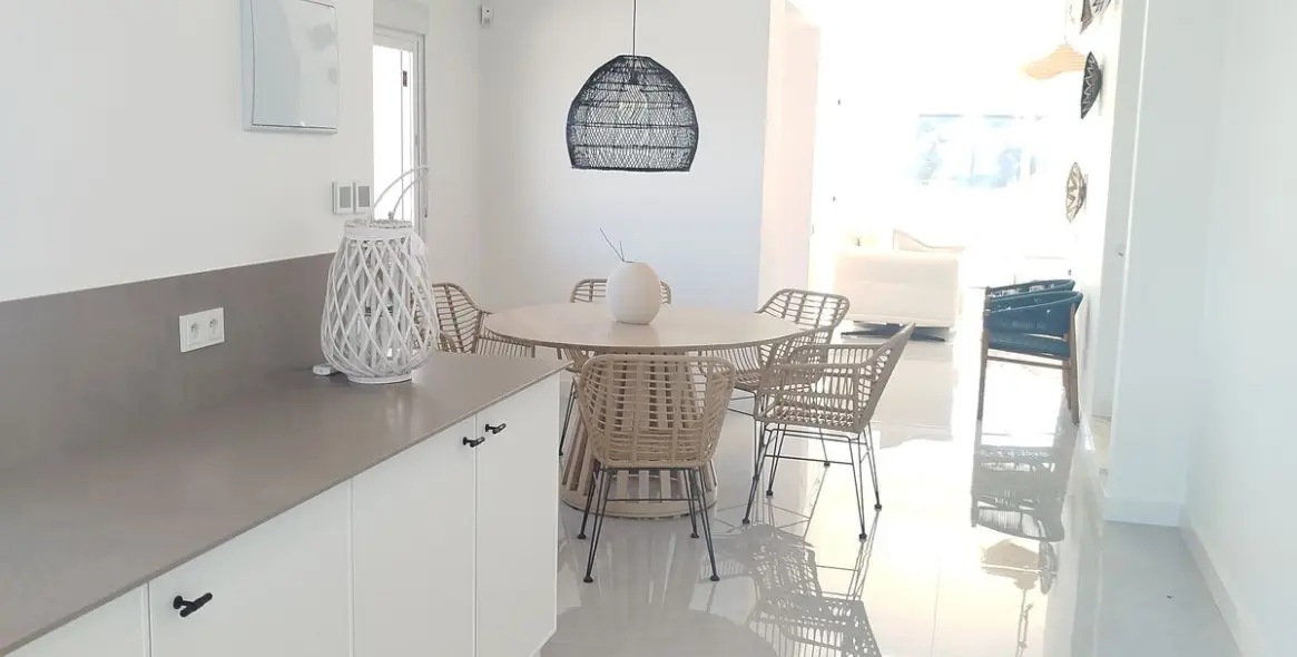 Sale of detached villa in Cerros del Aguila 23