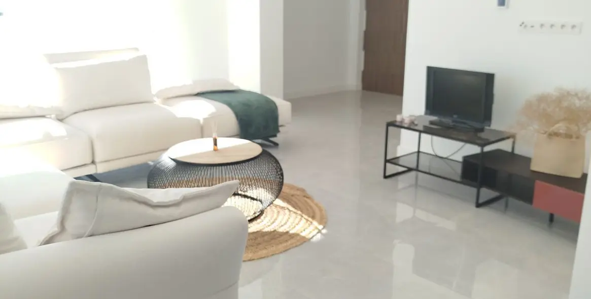 Sale of detached villa in Cerros del Aguila 28