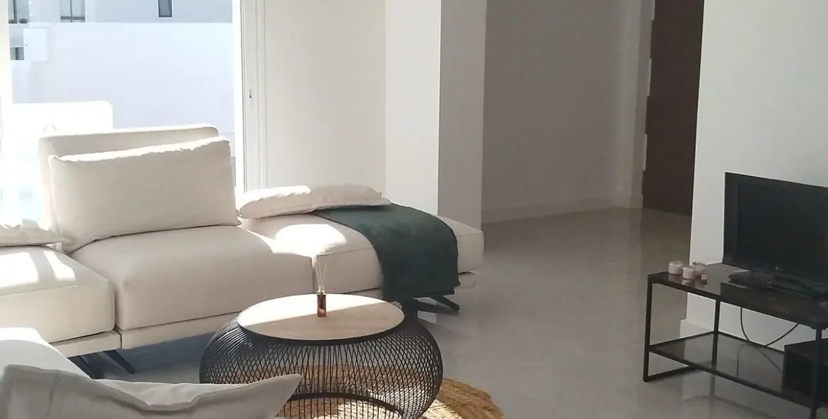 Sale of detached villa in Cerros del Aguila 31