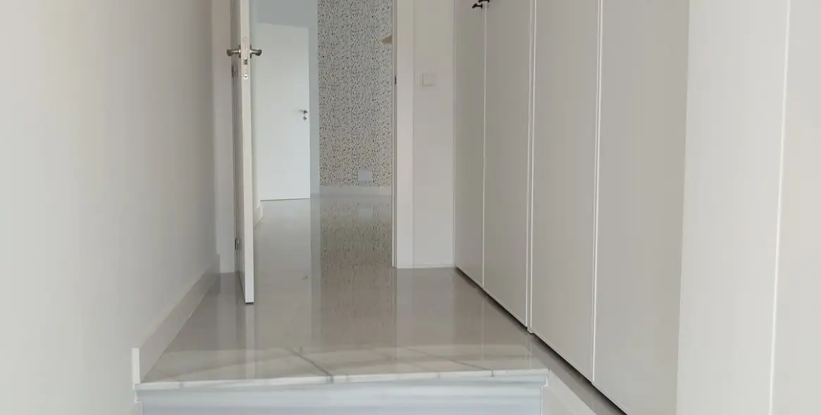 Sale of detached villa in Cerros del Aguila 35