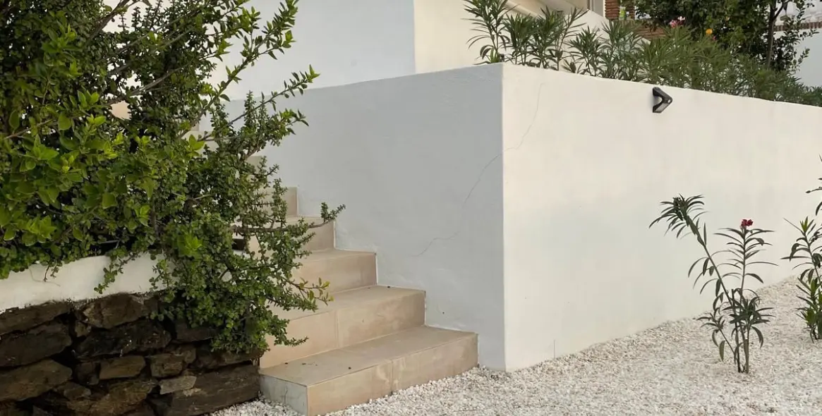 Sale of detached villa in Cerros del Aguila 93