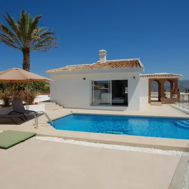 Venta de villa independiente en Cerros del Aguila