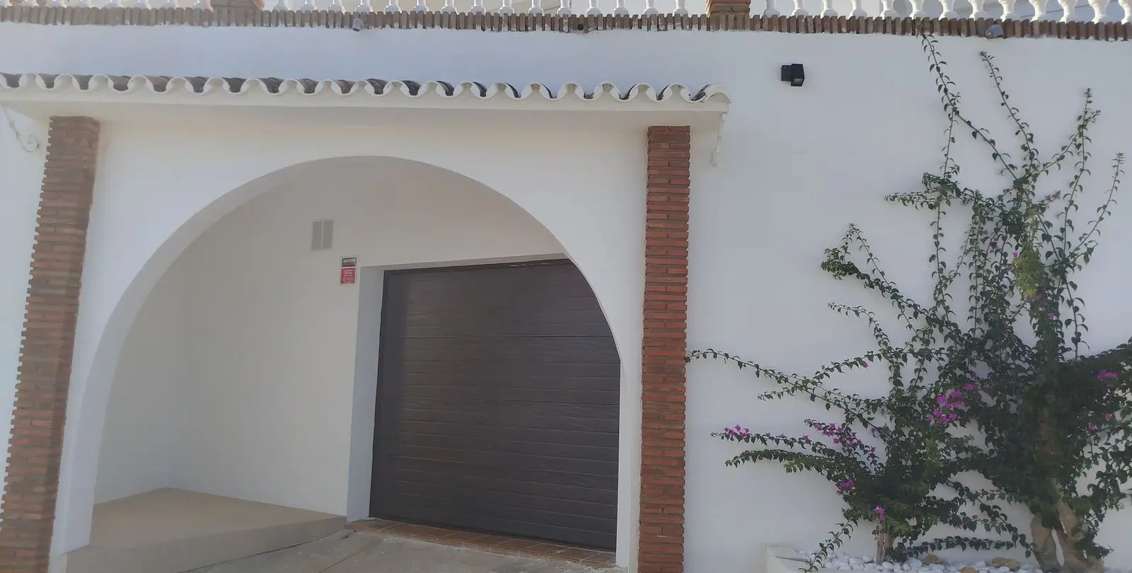 Продажа  отдельно стоящей виллы в Cerros del Aguila 63