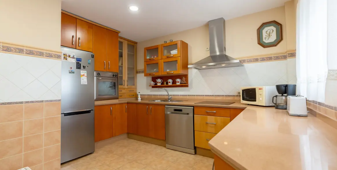 Sale of middle floor apartment in Estepona 9