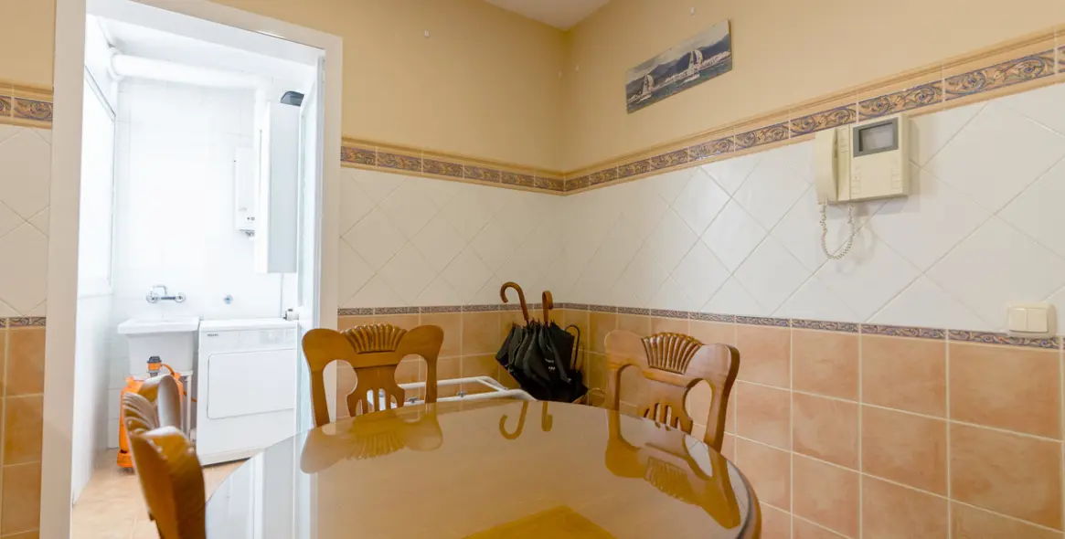 Sale of middle floor apartment in Estepona 11