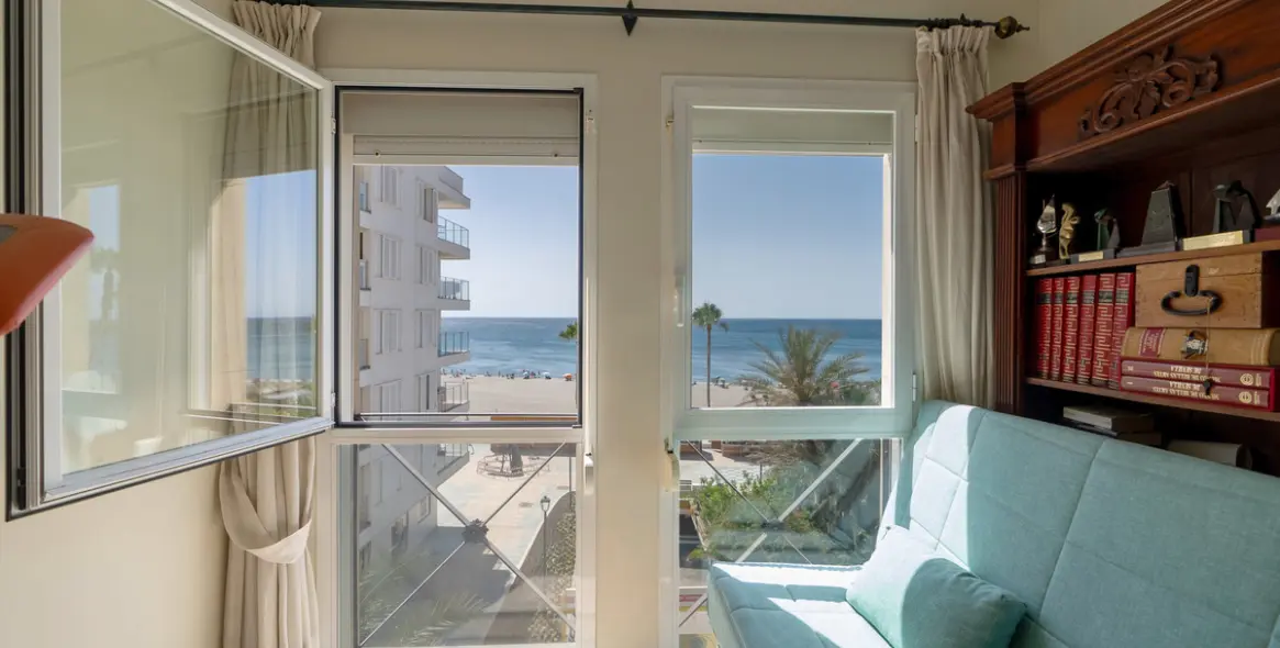 Sale of middle floor apartment in Estepona 14