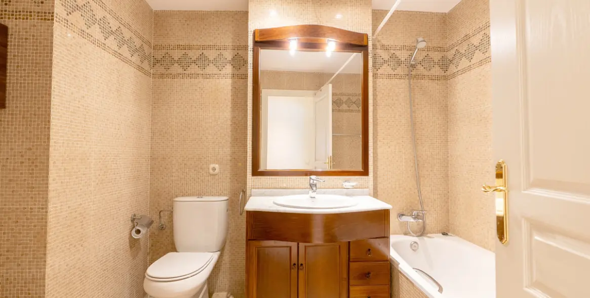 Продажа апартаментов на среднем этаже в Estepona 21