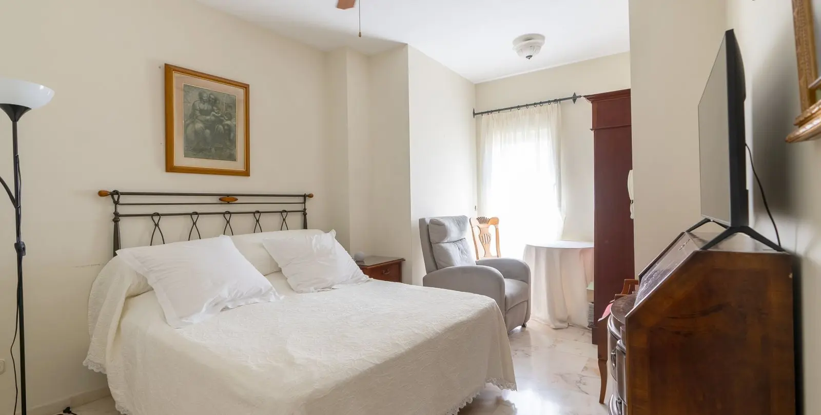 Sale of middle floor apartment in Estepona 9