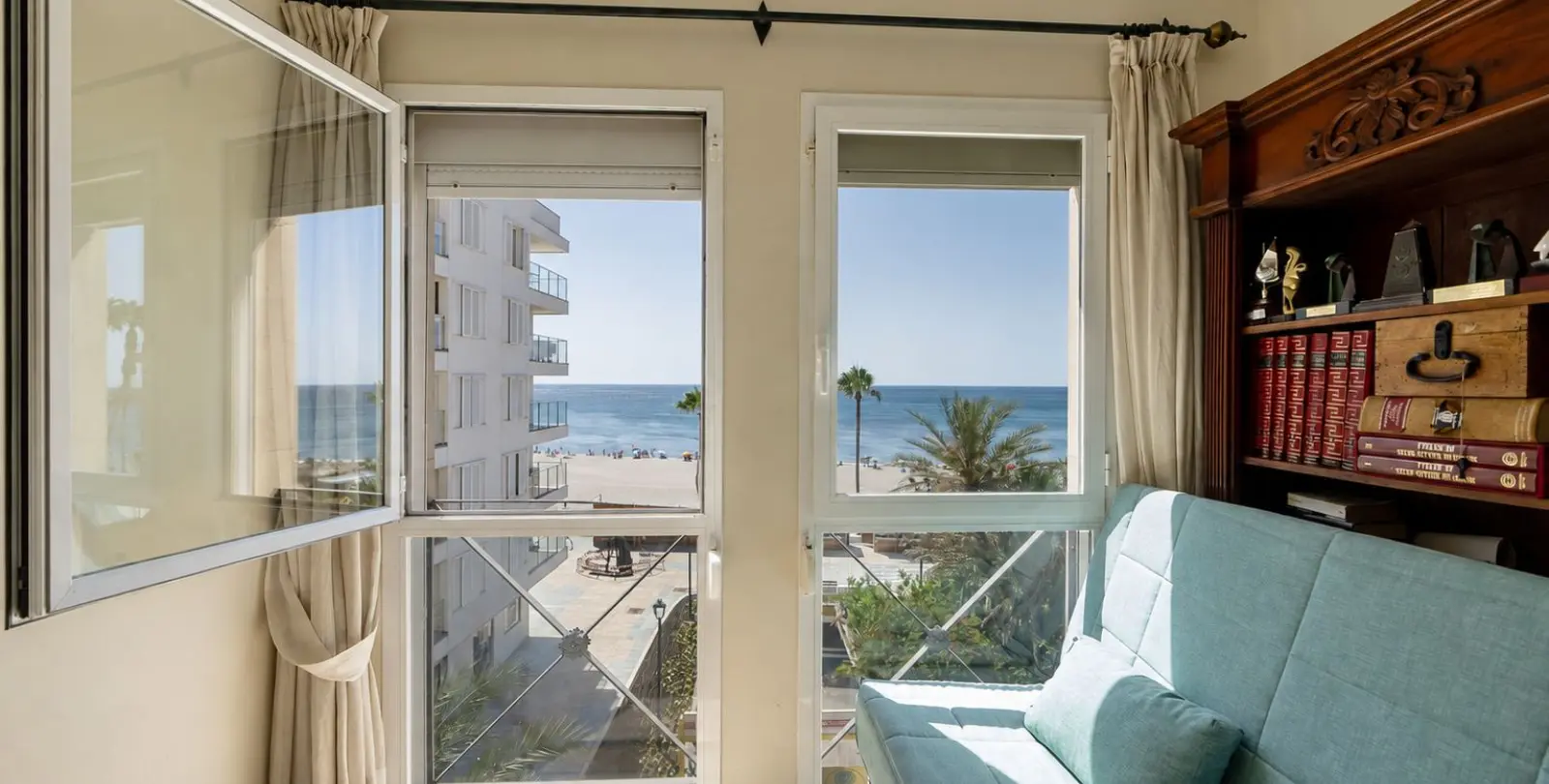Sale of middle floor apartment in Estepona 12