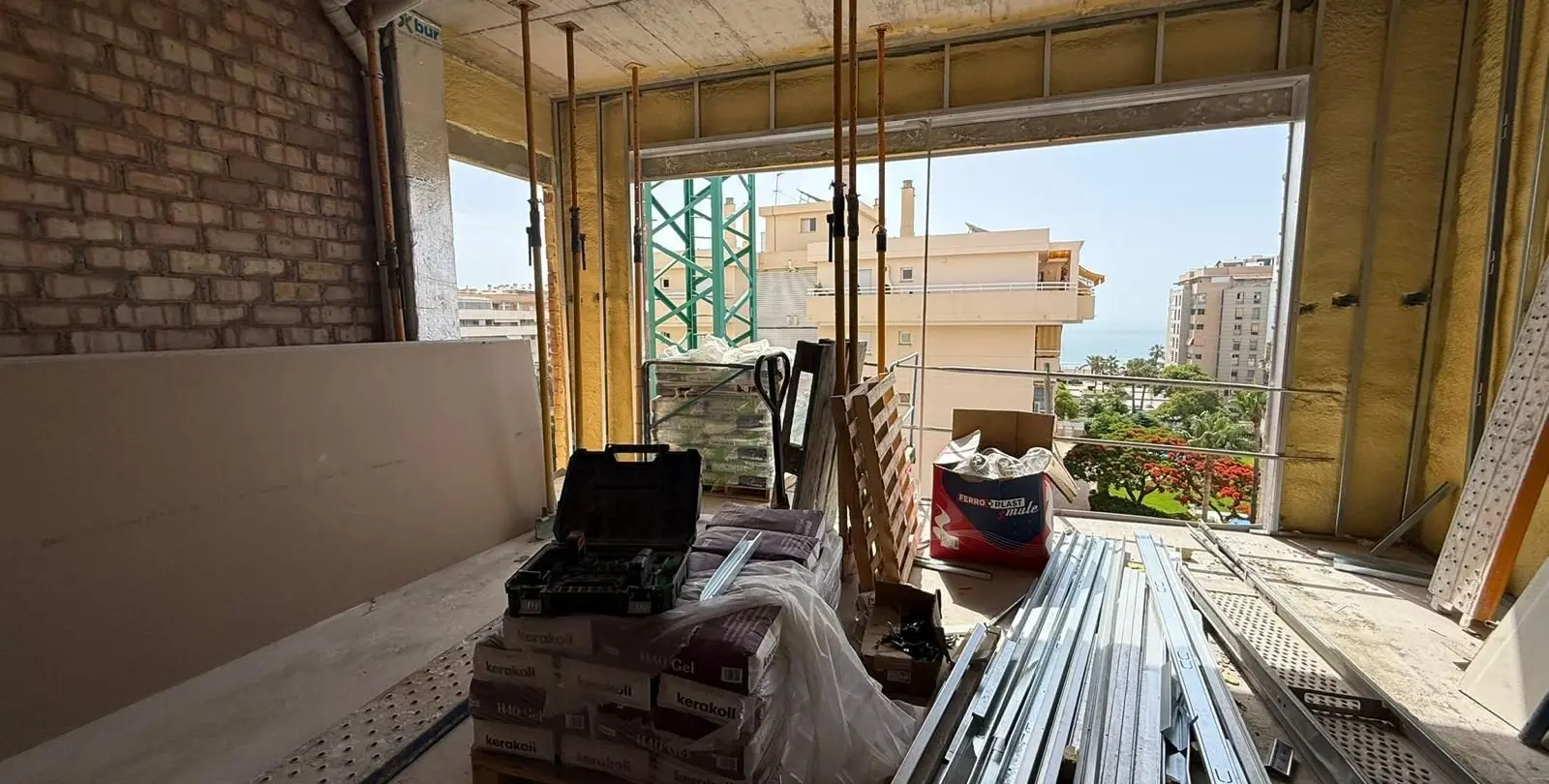 Sale of apartment complex in Málaga 12