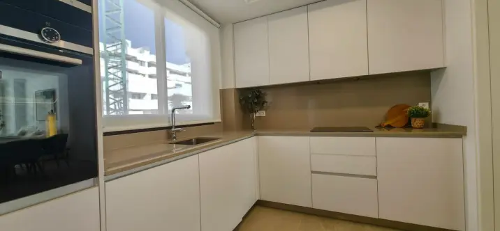 Venta de apartamento en planta baja en Estepona 2