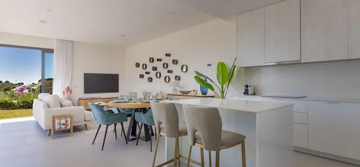 Продажа дома на две семьи в Casares Playa 2