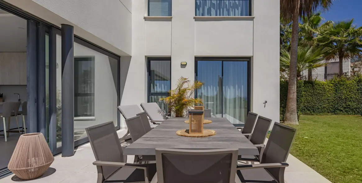 Продажа дома на две семьи в Casares Playa 8