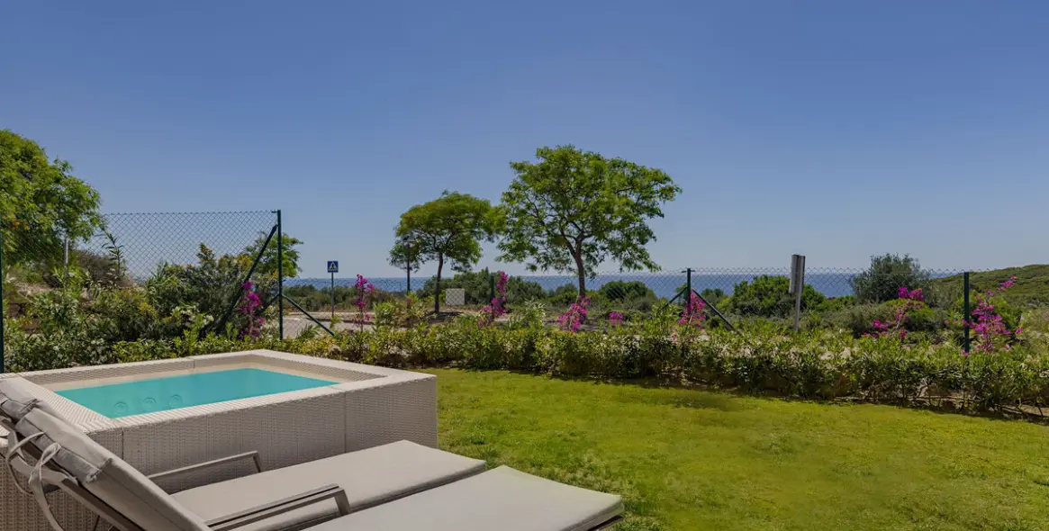 Продажа дома на две семьи в Casares Playa 11
