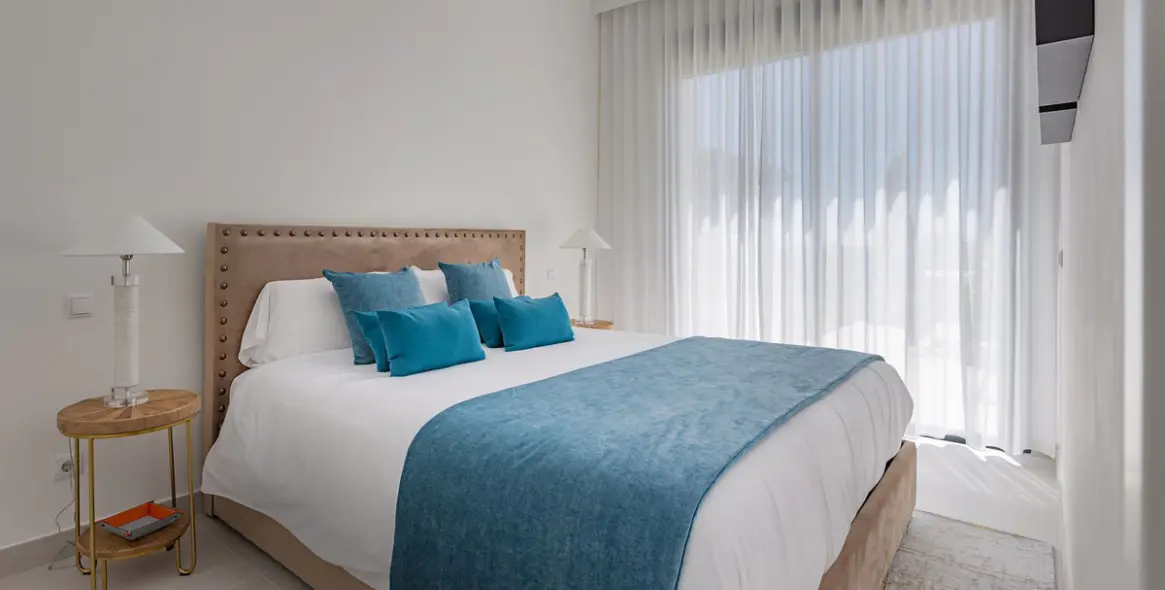 Продажа дома на две семьи в Casares Playa 12